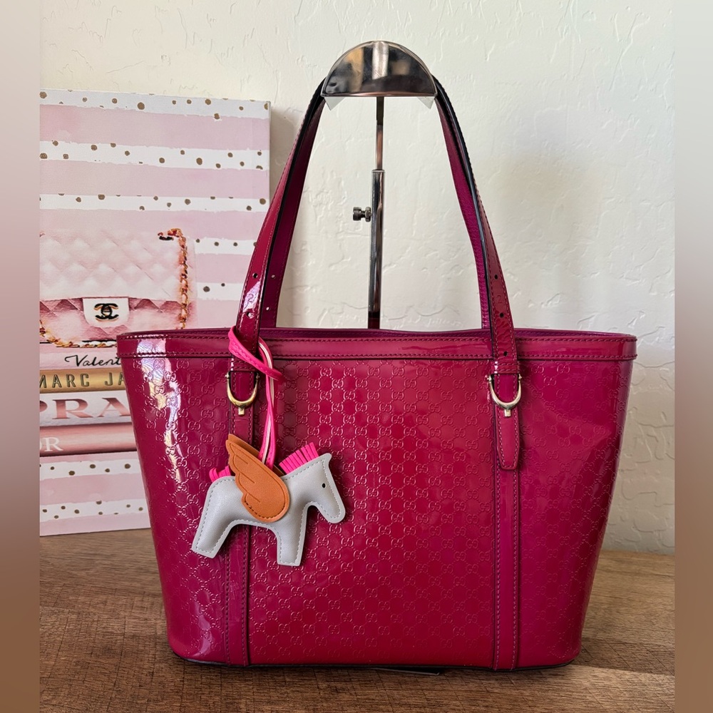 Gucci Microguccissimo Patent/ Verni Tote Bag
